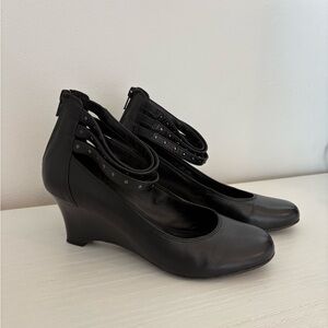 Janet D Black Wedge Heel Shoes